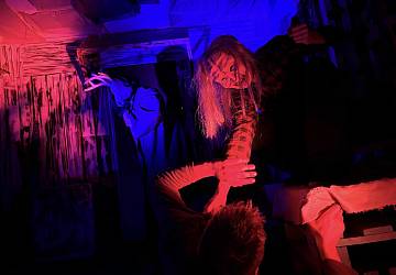 Перформанс Поворот не туда Поворот не туда